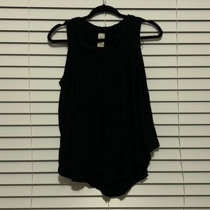 We the free Medium black top